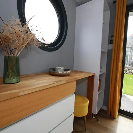 بوتيل Hausboot Friedrich In Malchow, Cleaning Included *